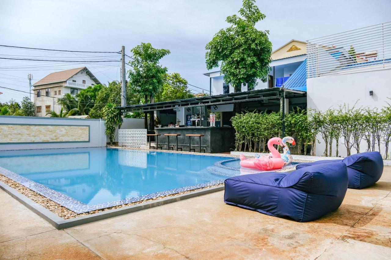 Queentown Hostel Siem Reap Ngoại thất bức ảnh