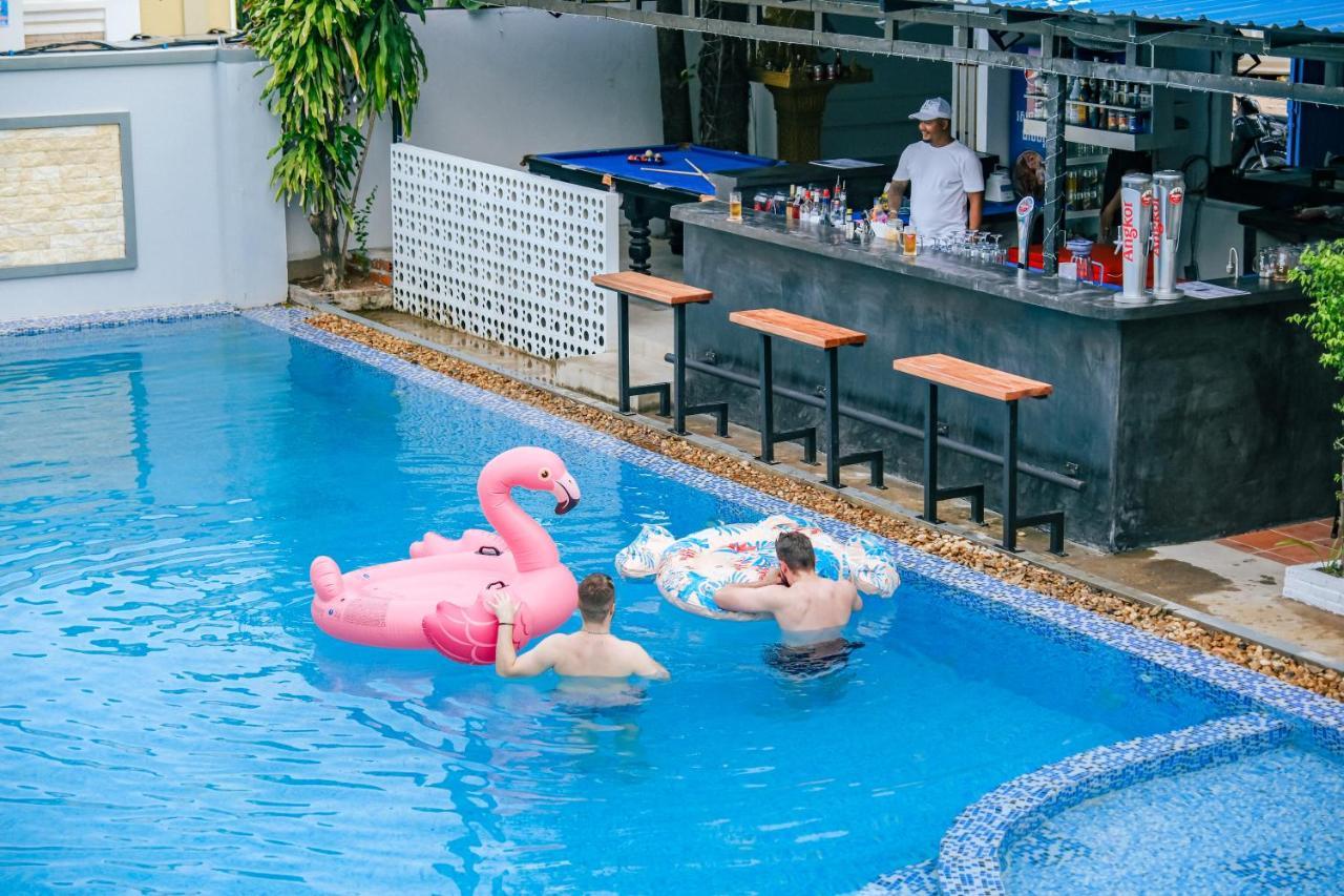 Queentown Hostel Siem Reap Ngoại thất bức ảnh