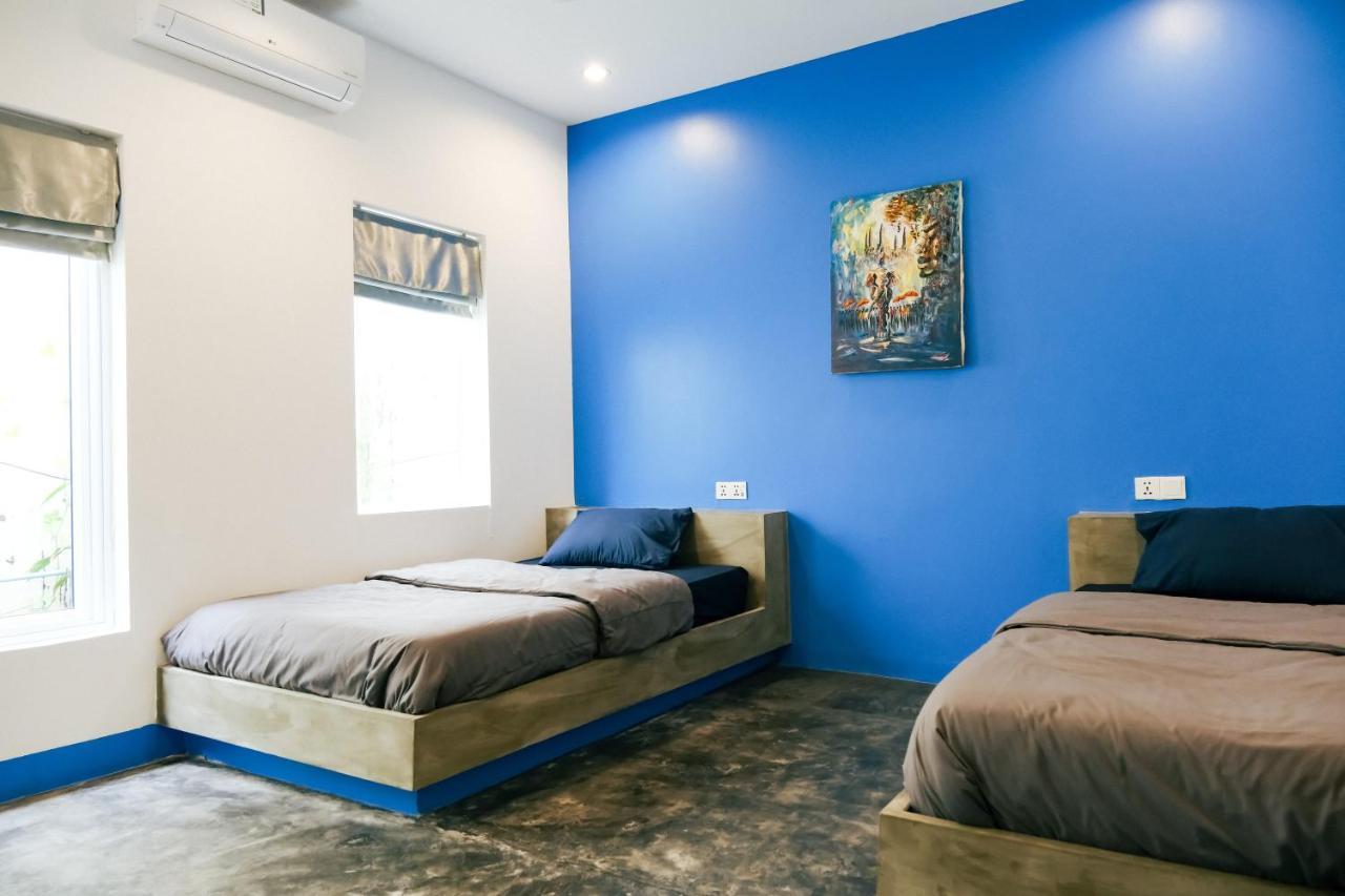 Queentown Hostel Siem Reap Ngoại thất bức ảnh